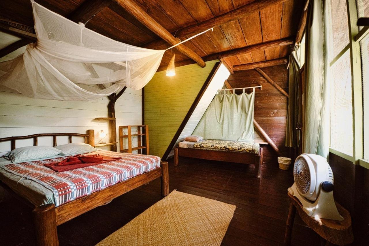 Hotel Casa Perico Rio Dulce Town Exteriör bild
