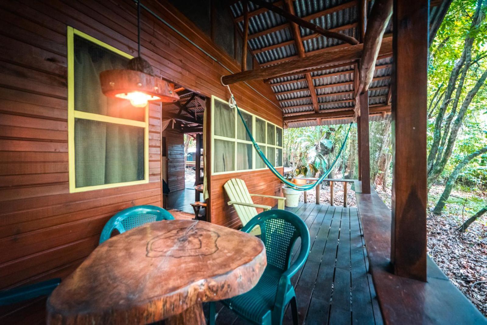Hotel Casa Perico Rio Dulce Town Exteriör bild