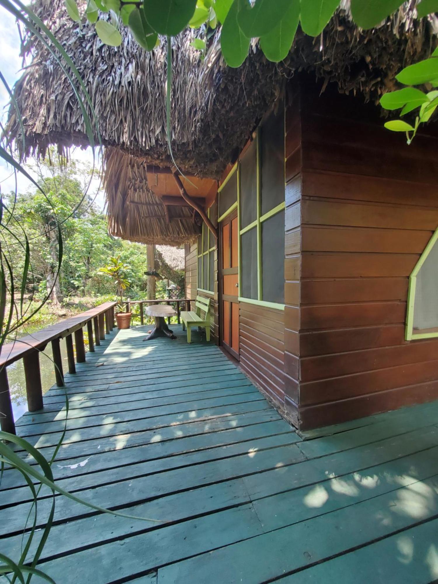 Hotel Casa Perico Rio Dulce Town Exteriör bild