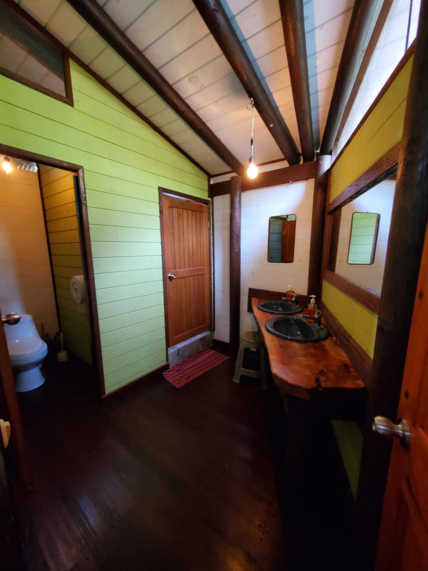 Hotel Casa Perico Rio Dulce Town Exteriör bild