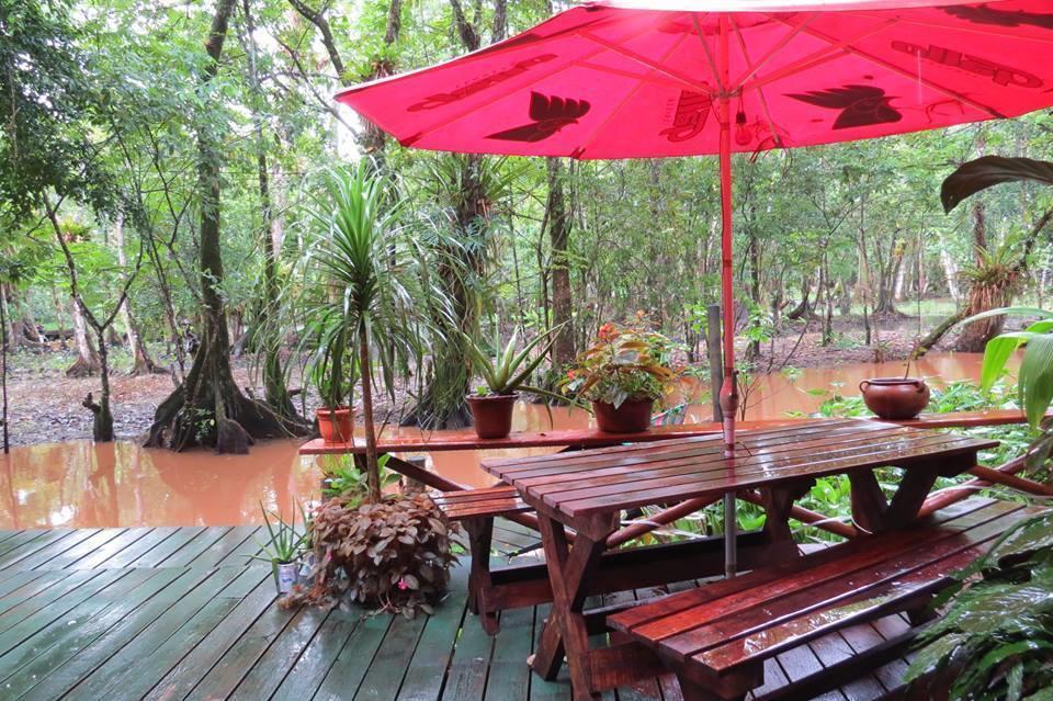 Hotel Casa Perico Rio Dulce Town Exteriör bild
