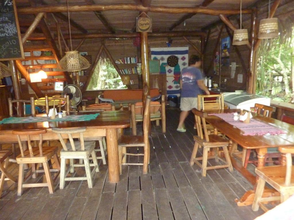 Hotel Casa Perico Rio Dulce Town Exteriör bild