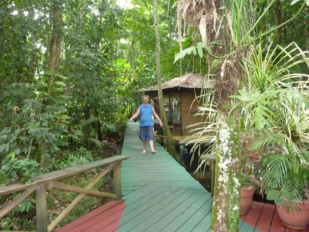 Hotel Casa Perico Rio Dulce Town Exteriör bild