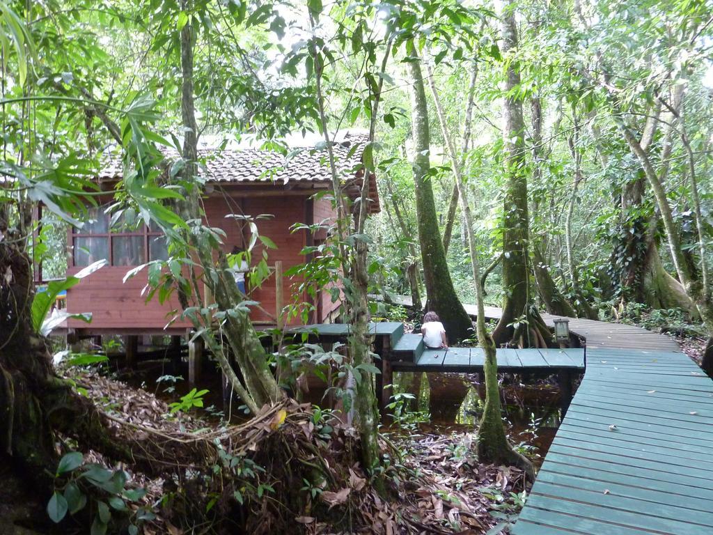 Hotel Casa Perico Rio Dulce Town Exteriör bild